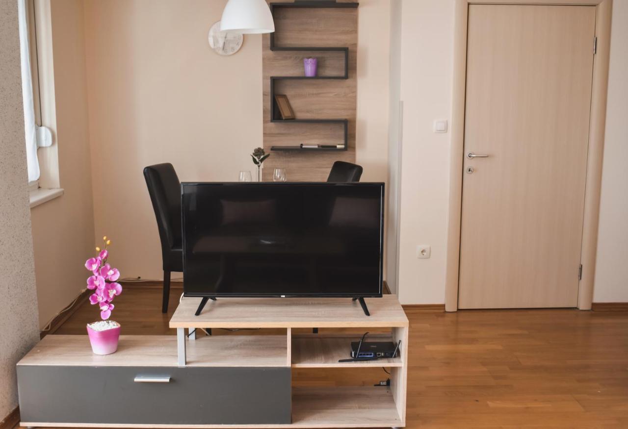 Apartment Orchid 021 Újvidék Kültér fotó