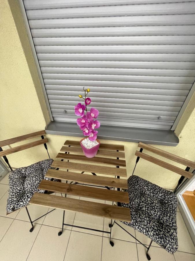 Apartment Orchid 021 Újvidék Kültér fotó