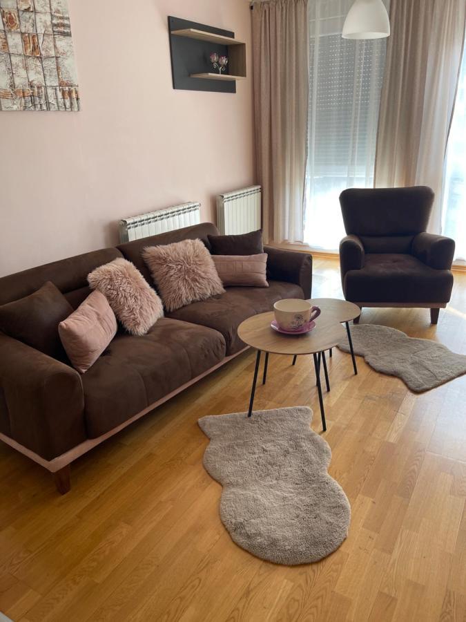 Apartment Orchid 021 Újvidék Kültér fotó