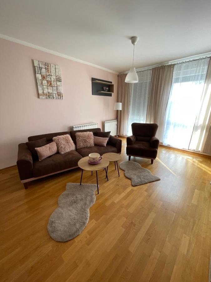 Apartment Orchid 021 Újvidék Kültér fotó