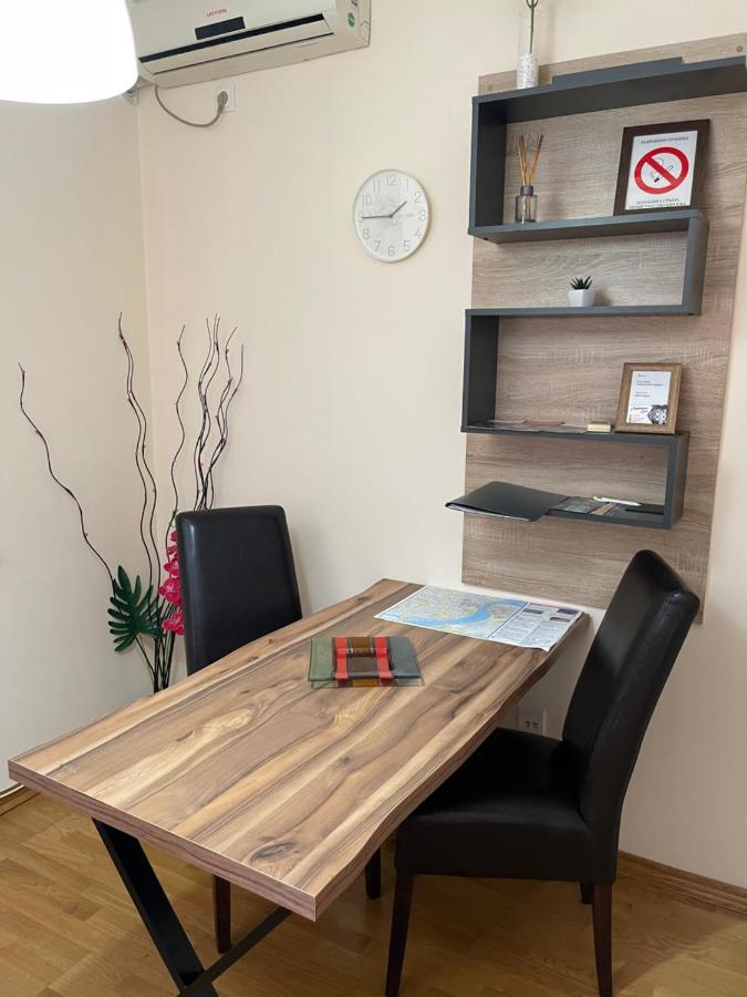 Apartment Orchid 021 Újvidék Kültér fotó